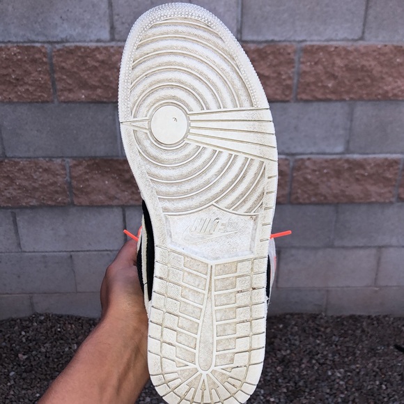 Jordan 1 Retro High “Neutral Grey Hyper Crimson” - Picture 5 of 6